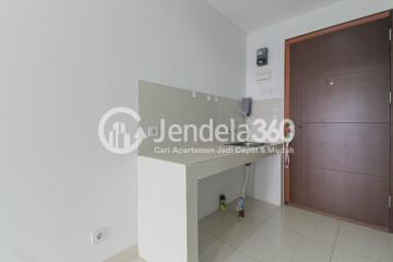 Kitchen Trendy Studio Apartment High Floor with City View at Springwood Residence