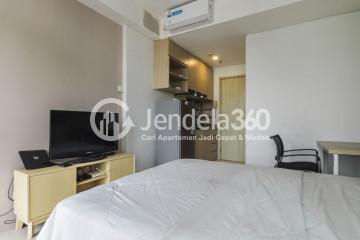 Bedroom Studio Apartment with City View at Elpis Residence Apartment