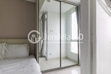 Bedroom Studio Apartment with City View at Elpis Residence Apartment