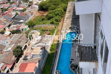 Bathroom Stylish Studio Apartment Middle Floor with City View at Metropolitan Park Bekasi