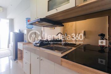 Kitchen Stylish Studio Apartment Low Floor with  View at Parkland Avenue Apartment