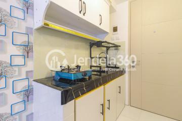 Kitchen High Floor Studio Apartment with City View at Tokyo Riverside Apartment