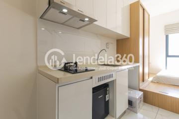 Kitchen Stylish Studio Apartment at Sky House Alam Sutera High Floor