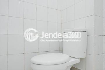 Bathroom Low Floor Studio Apartment with City View at Bassura City Apartment