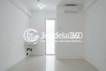 Bedroom Low Floor Studio Apartment with City View at Bassura City Apartment