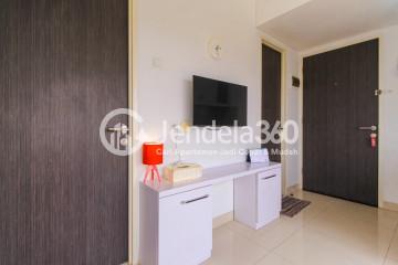 Living Room Comfortable 2BR Apartment Middle Floor with  View at Serpong Garden Apartment