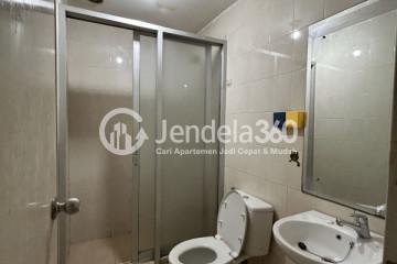 Bathroom 2 High Floor 3BR Apartment with  View at Sudirman Park Apartment