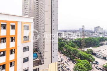 Balcony High Floor 1BR Apartment with City View at Gading Nias Apartment