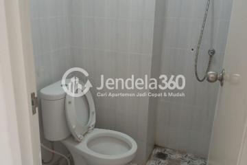 Bathroom Modern 2BR Apartment at Puncak CBD Surabaya Apartment Low Floor