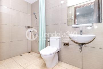 Bathroom 1BR Apartment with City View at Sakura Garden City Apartment