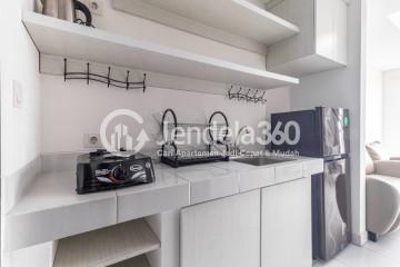 Kitchen Excellent 1BR Apartment at Casa De Parco Apartment Low Floor