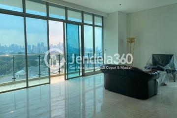 Living Room Spacious 3BR Apartment Low Floor with City View at Essence Darmawangsa Apartment