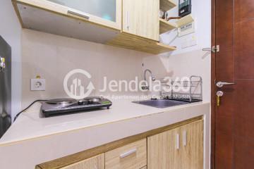 Kitchen Simply Look Studio Apartment Low Floor with City View at Springwood Residence