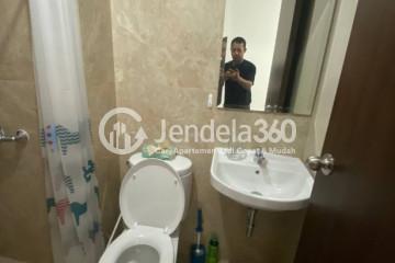 Bathroom Studio Transpark Cibubur Apartment at High Floor