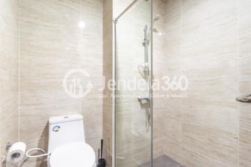 Bathroom Lovely Studio Apartment High Floor with City View at Southgate Residence