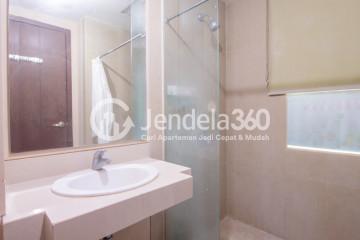 Bathroom Stylish Studio Apartment High Floor with City View at U Residence Karawaci