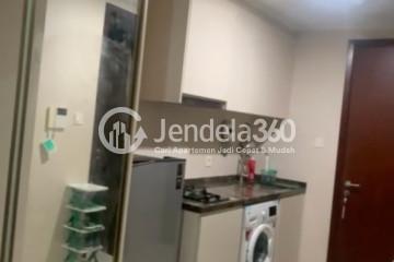 Kitchen 1BR Apartment with  View at Green Sedayu Apartment