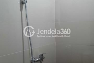 Bathroom Studio Pesona Depok Square Apartment at Low Floor