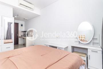 Bedroom Studio Springwood Residence Apartment at High Floor