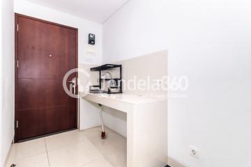 Kitchen Studio Springwood Residence Apartment at High Floor