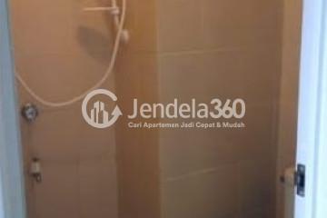 Bathroom Middle Floor Studio Apartment with  View at Serpong Green View Apartment