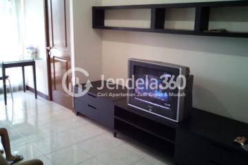 Living Room Homey 3BR Apartment at Galeri Ciumbuleuit Apartment Middle Floor