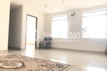 Living Room 2BR Apartment with City View at Sunter Icon