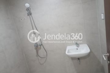 Bathroom Elegant Studio Apartment at Chadstone Cikarang Middle Floor