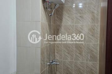 Bathroom Fancy 2BR Apartment Low Floor with  View at Transpark Juanda Apartment