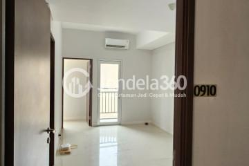 Living Room Fancy 2BR Apartment Low Floor with  View at Transpark Juanda Apartment