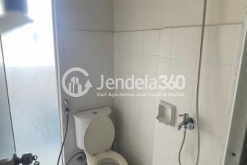 Bathroom Restful 2BR Apartment at Modernland Golf Apartment Tower Kuning