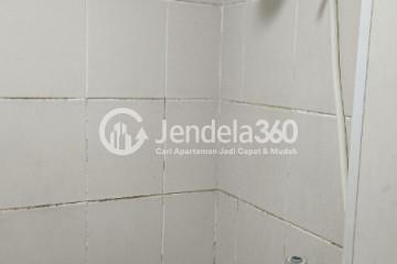 Bathroom Well Located Studio Apartment at Akasa Pure Living Apartment Tower Kalana