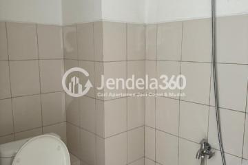 Bathroom Spotless Studio Apartment at Riverview Cikarang Residence Tower Mahakam