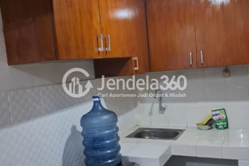 Kitchen 2BR Buah Batu Park Apartment at Low Floor