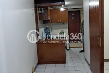 Kitchen 2BR Buah Batu Park Apartment at Low Floor