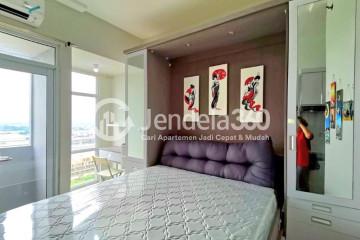 Bedroom Fancy Studio Apartment High Floor with City View at Vasanta Innopark Apartment