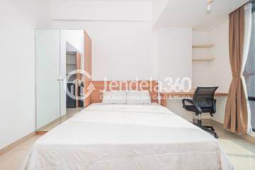 Bedroom Middle Floor Studio Apartment with City View at LRT City Green Avenue Apartment