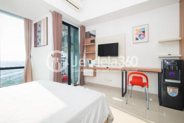 Bedroom Middle Floor Studio Apartment with City View at LRT City Green Avenue Apartment