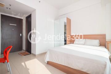 Bedroom Middle Floor Studio Apartment with City View at LRT City Green Avenue Apartment