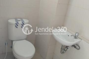 Bathroom 2BR Apartment with  View at Bekasi Town Square