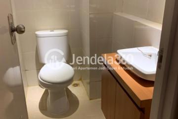 Bathroom Middle Floor Studio Apartment with  View at Bogor Valley Apartment