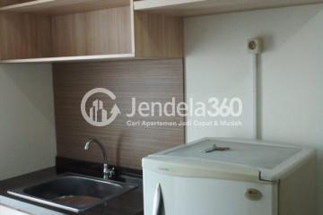 Kitchen Studio Apartment with City View at Gunawangsa MERR Apartment