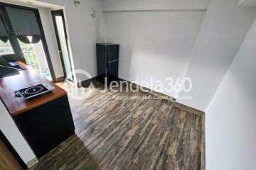 Living Room Homey 1BR Apartment Low Floor with  View at Bintaro Park View