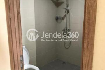 Bathroom Relaxed 1BR Apartment Middle Floor with City View at Pejaten Park Residence