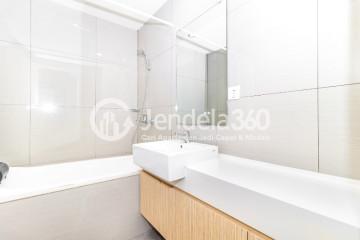 Bathroom Studio Apartment with  View at Orange County Lippo Cikarang