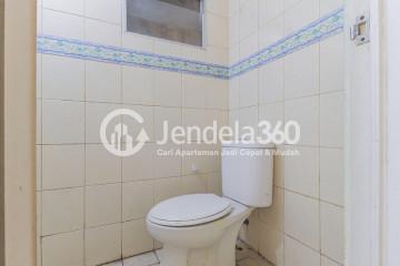 Bathroom Spotless Studio Apartment at Gading Icon Apartment Tower Tower B