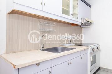 Kitchen 3BR Taman Rasuna Apartment at Low Floor