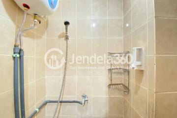 Bathroom Low Floor Studio Apartment with  View at Pinewood Jatinangor Apartment