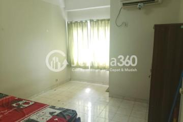 Bedroom Middle Floor Studio Apartment with City View at Margonda Residence