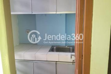 Kitchen Middle Floor Studio Apartment with City View at Margonda Residence